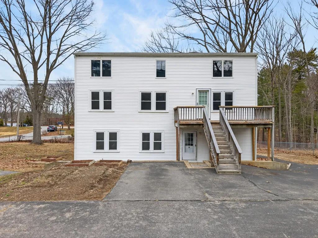 8-10 Bayview Lane Kittery ME 03904