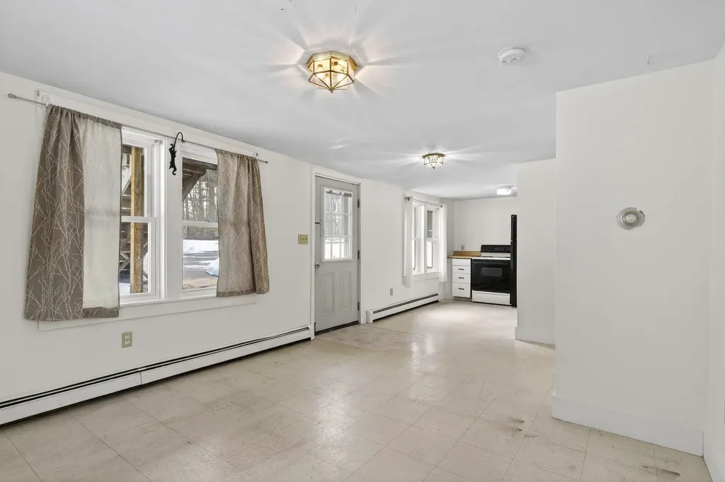 8-10 Bayview Lane Kittery ME 03904