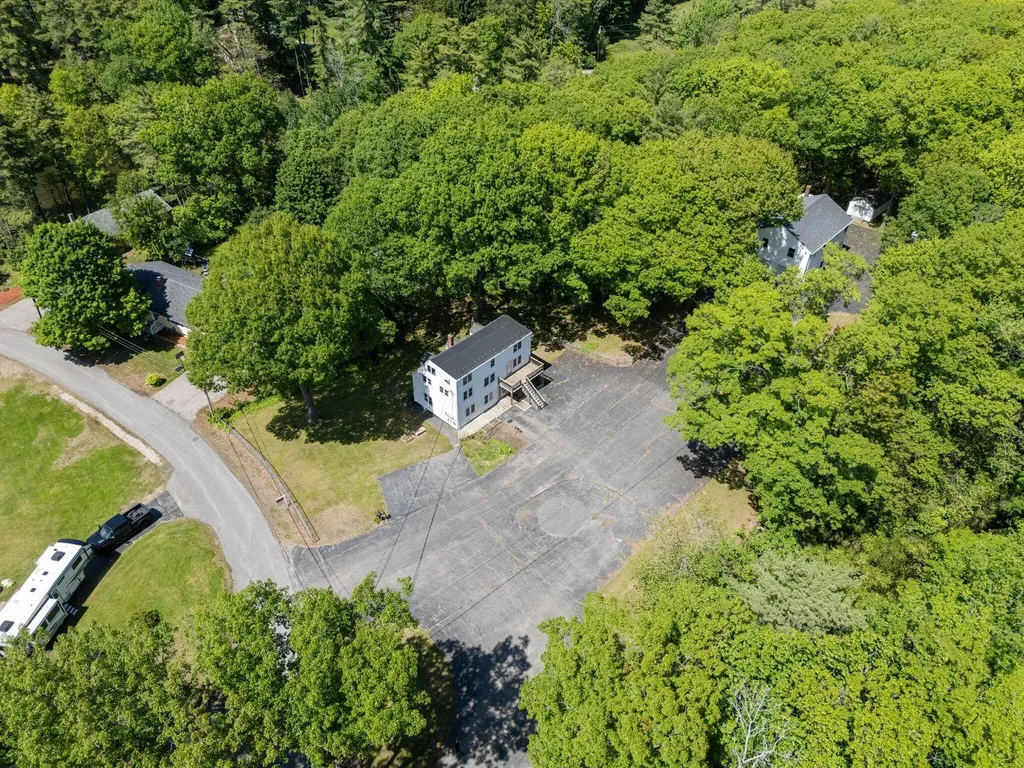 8-10 Bayview Lane Kittery ME 03904