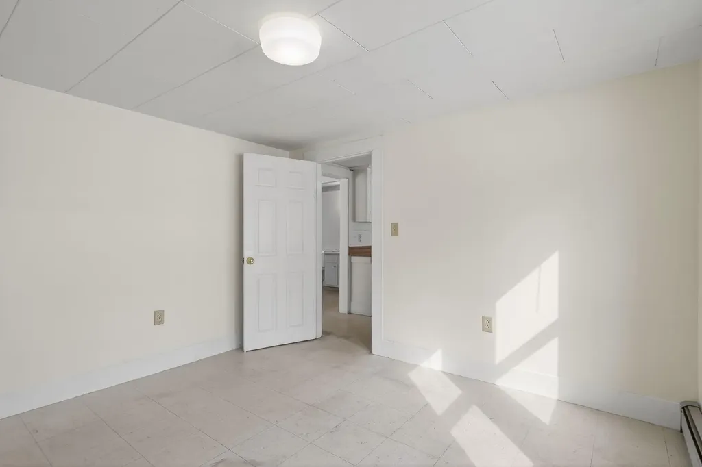 8-10 Bayview Lane Kittery ME 03904