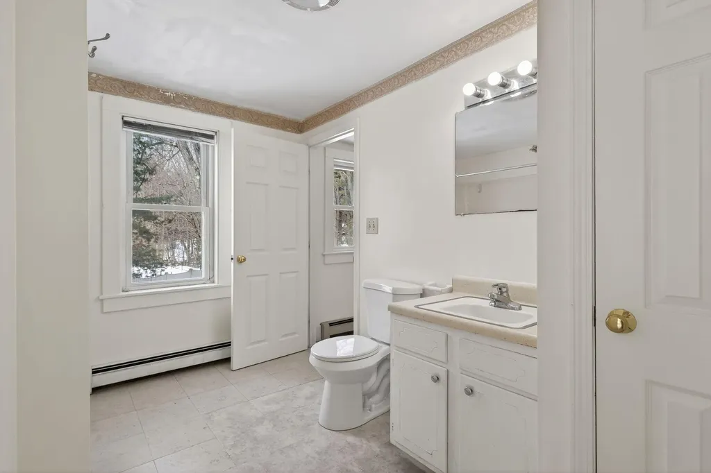 8-10 Bayview Lane Kittery ME 03904