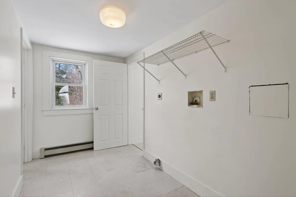 8-10 Bayview Lane Kittery ME 03904