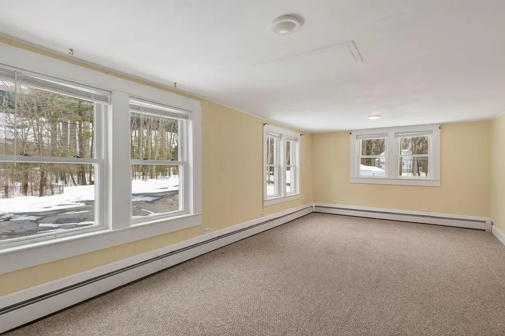 8-10 Bayview Lane Kittery ME 03904