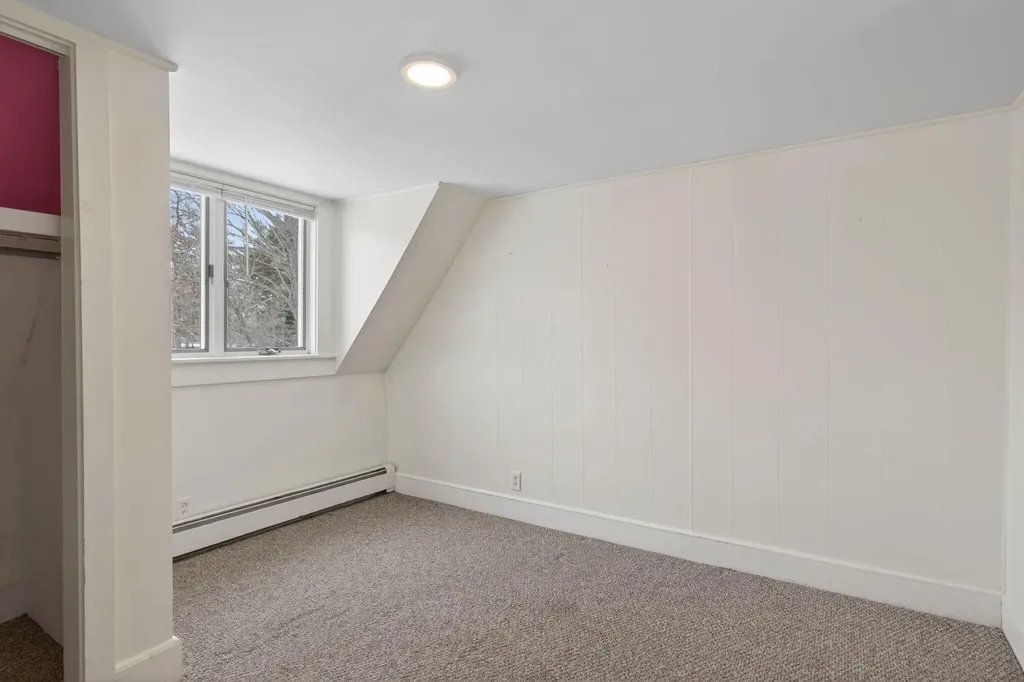 8-10 Bayview Lane Kittery ME 03904