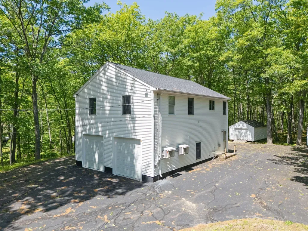 8-10 Bayview Lane Kittery ME 03904