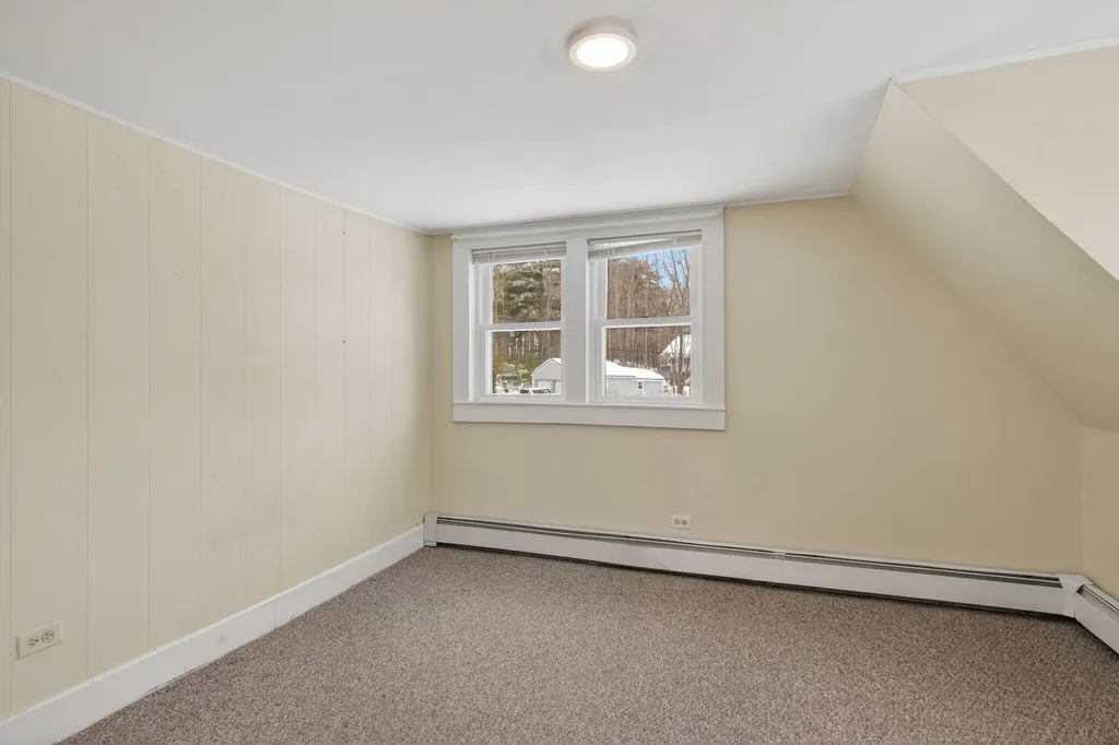 8-10 Bayview Lane Kittery ME 03904