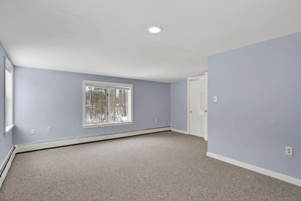 8-10 Bayview Lane Kittery ME 03904