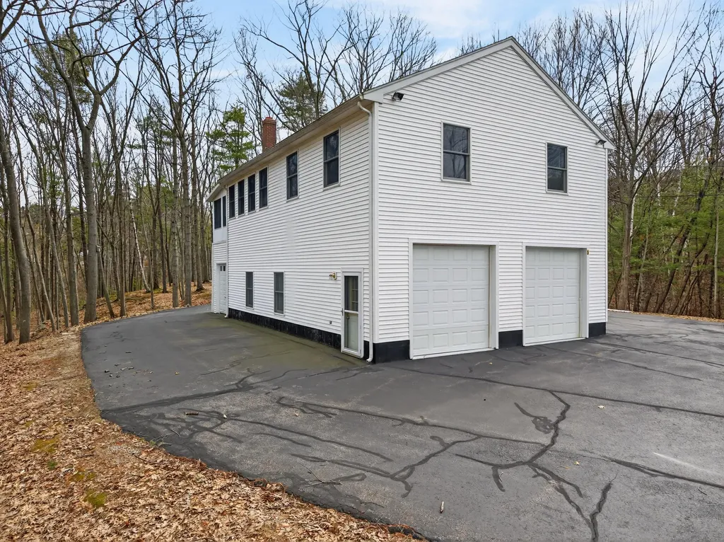 8-10 Bayview Lane Kittery ME 03904