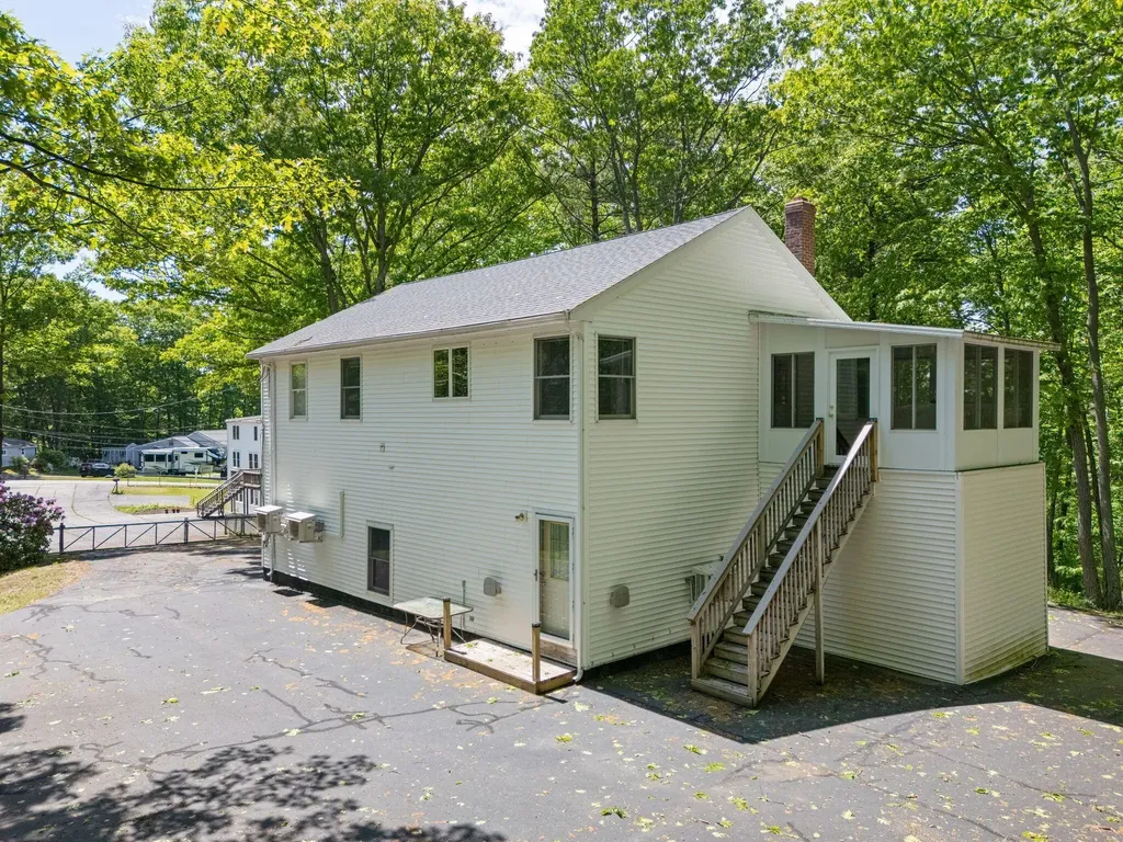 8-10 Bayview Lane Kittery ME 03904