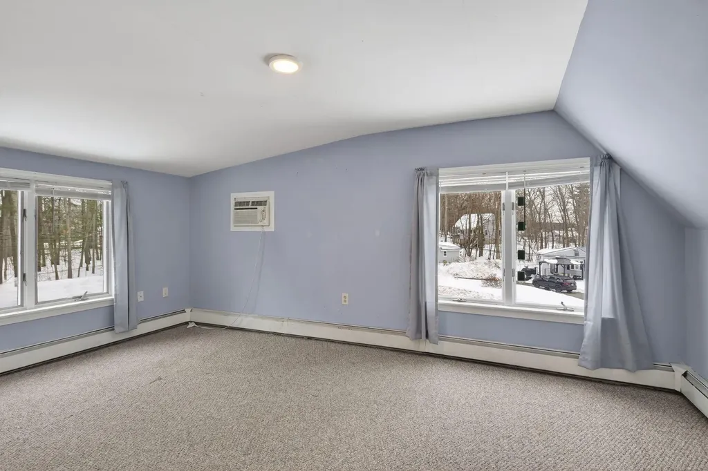 8-10 Bayview Lane Kittery ME 03904