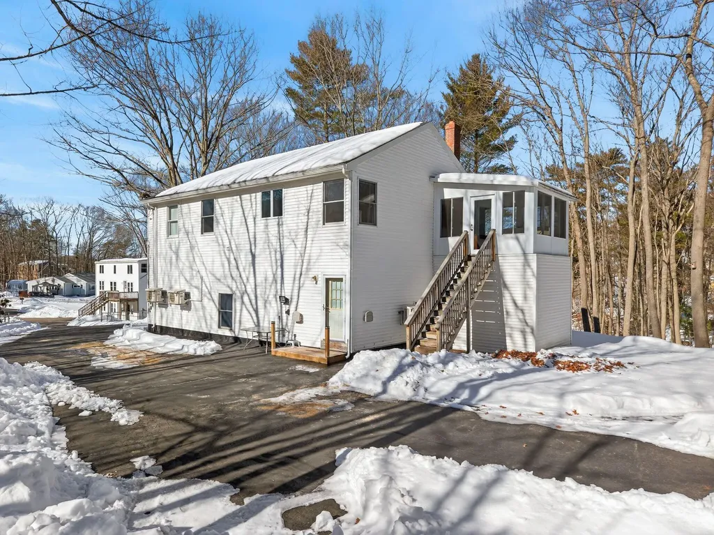 8-10 Bayview Lane Kittery ME 03904