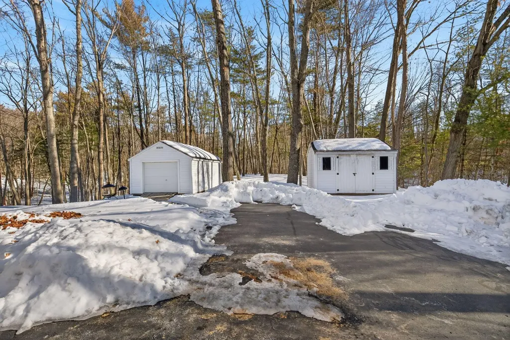 8-10 Bayview Lane Kittery ME 03904