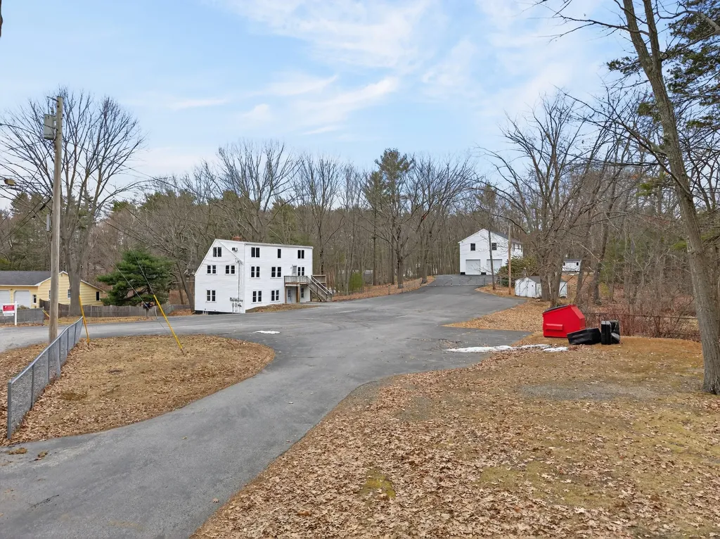 8-10 Bayview Lane Kittery ME 03904