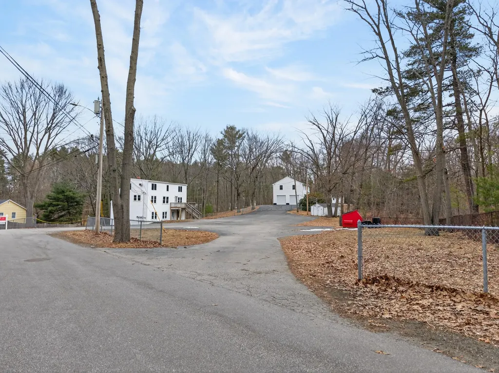 8-10 Bayview Lane Kittery ME 03904