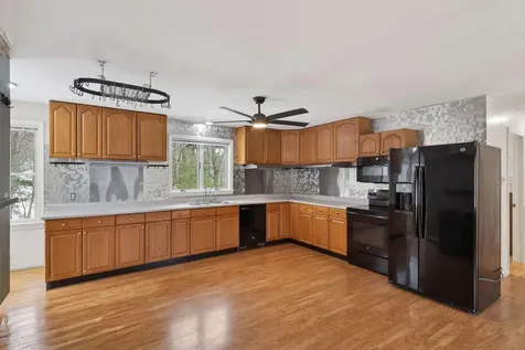 8-10 Bayview Lane Kittery ME 03904