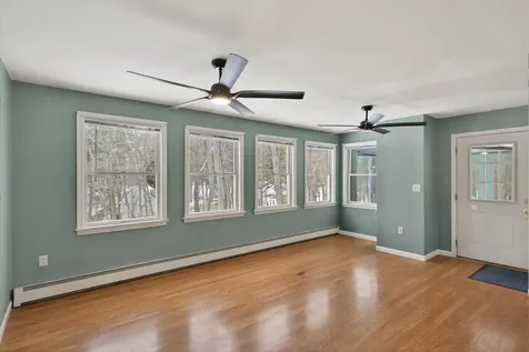 8-10 Bayview Lane Kittery ME 03904
