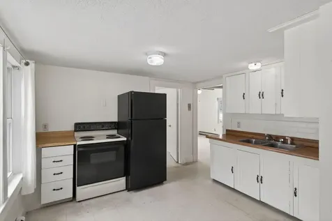 8-10 Bayview Lane Kittery ME 03904
