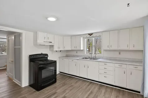 8-10 Bayview Lane Kittery ME 03904