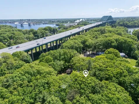 8-10 Bayview Lane Kittery ME 03904