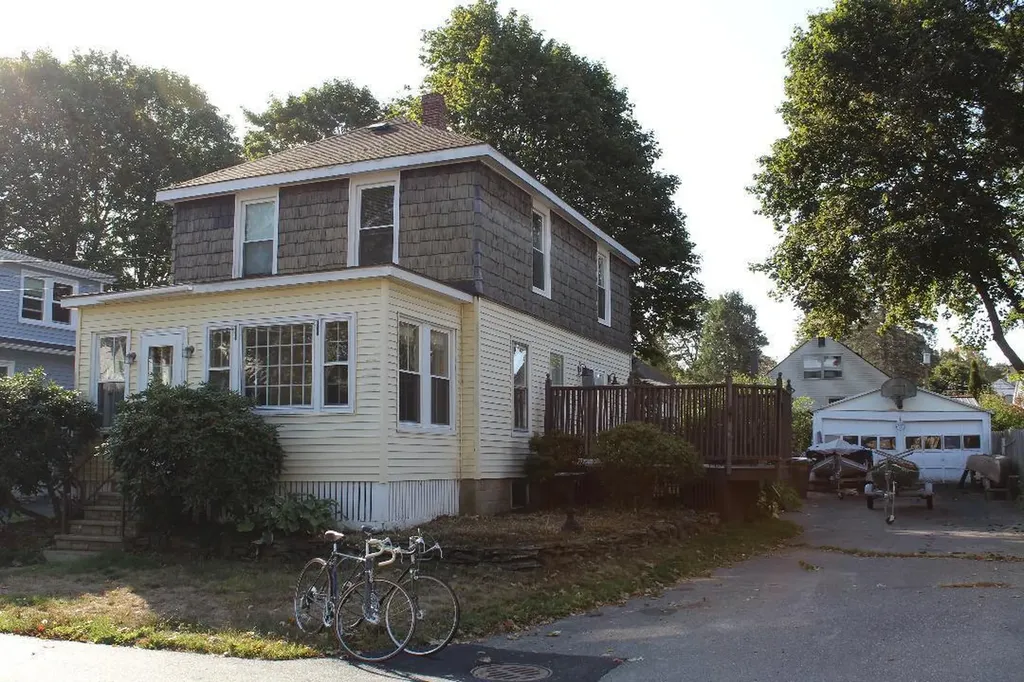 18 Elmwood Avenue South Portland ME 04106
