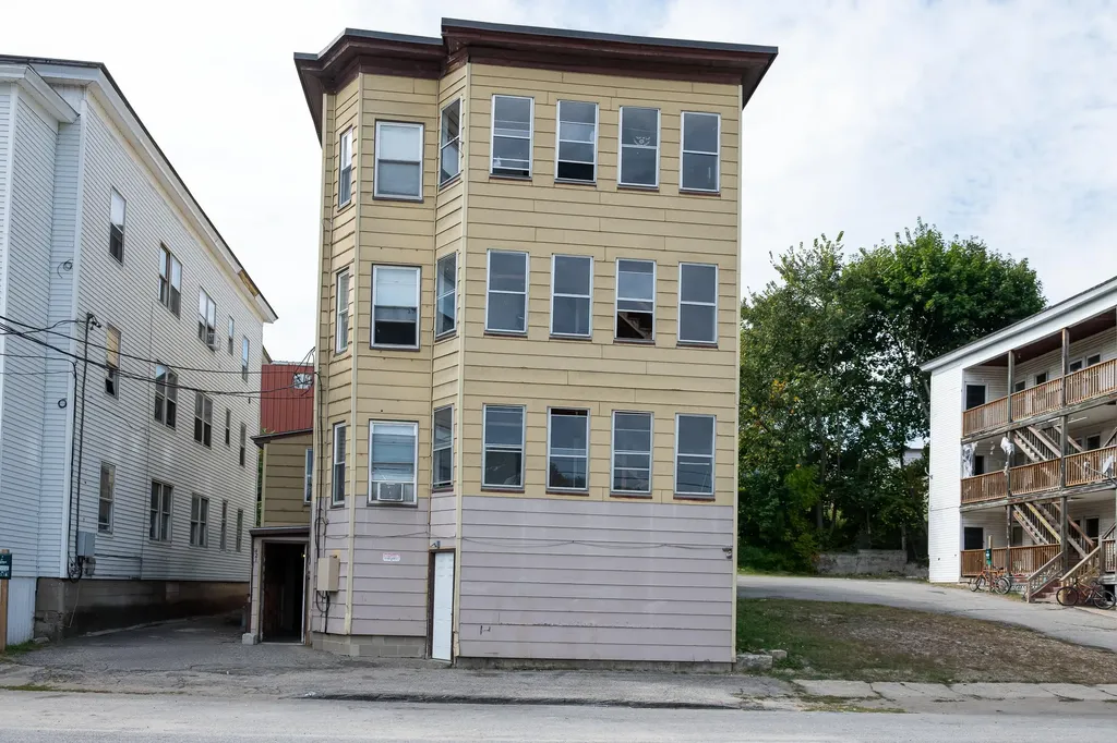 421 Cumberland Street Rumford ME 04276