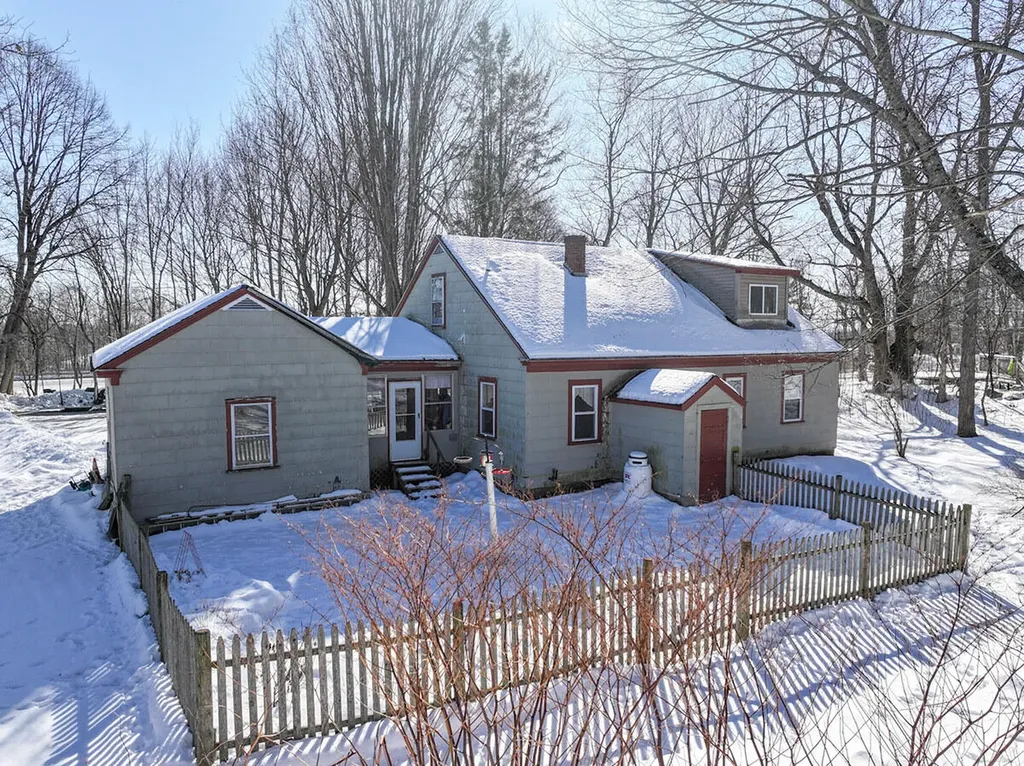 86 N Second Rangeway Road Oakland ME 04963