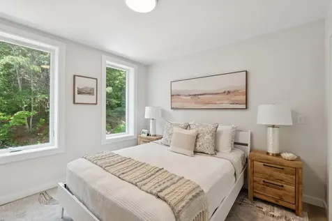 16 Cedar Bend Boothbay ME 04537