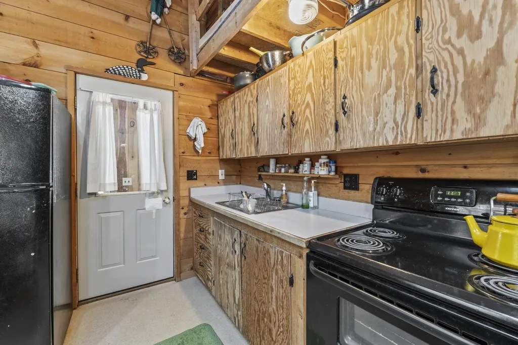 11 Porcupine Trail Coplin Plt ME 04982