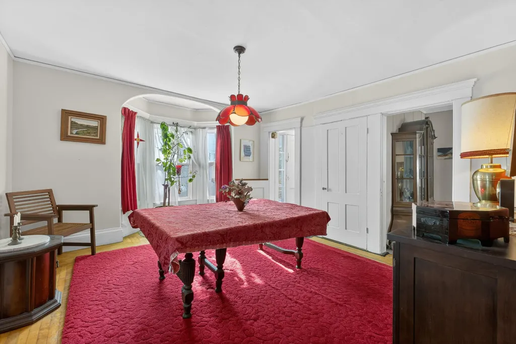 4 Trefethen Avenue Kittery ME 03904