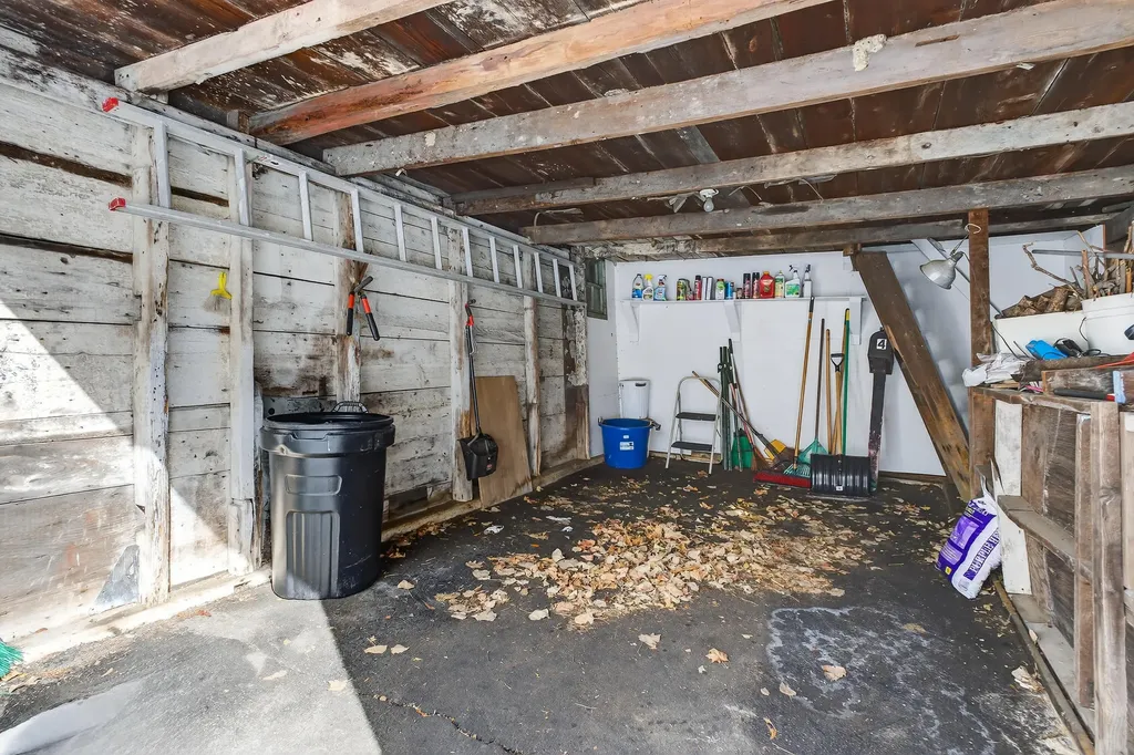 4 Trefethen Avenue Kittery ME 03904
