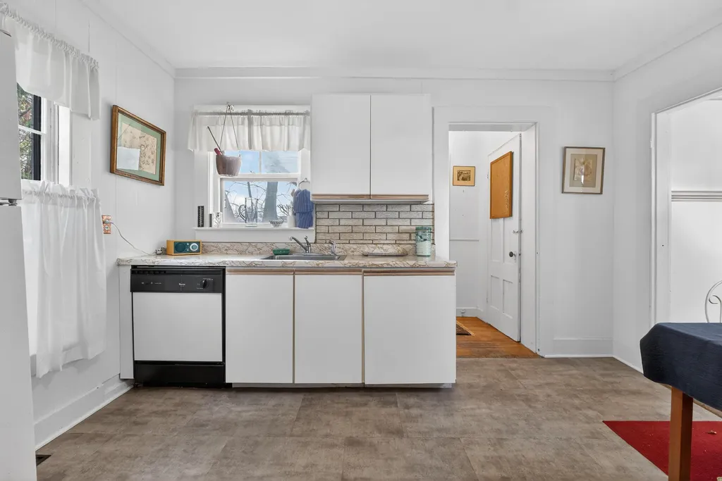 4 Trefethen Avenue Kittery ME 03904
