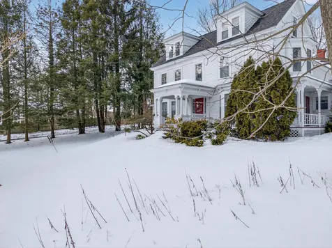 4 Trefethen Avenue Kittery ME 03904