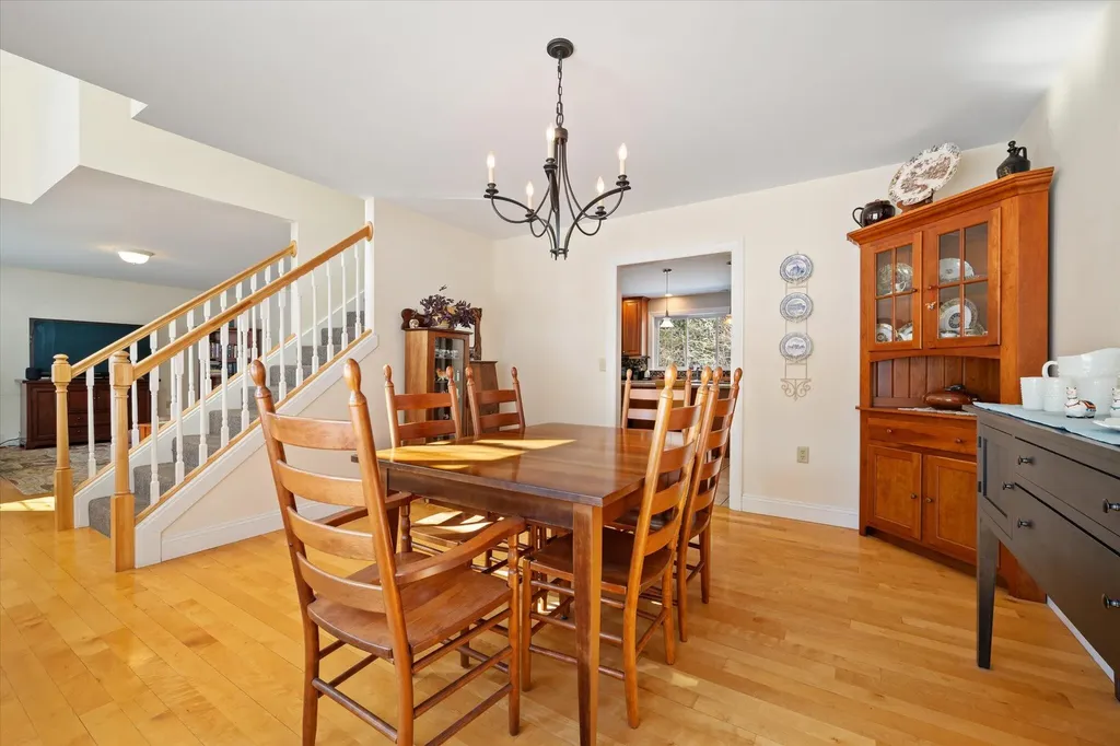 19 Crestview Drive Orono ME 04473