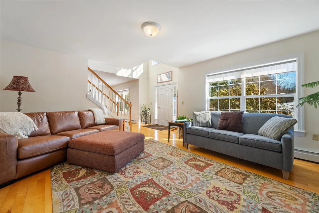 19 Crestview Drive Orono ME 04473