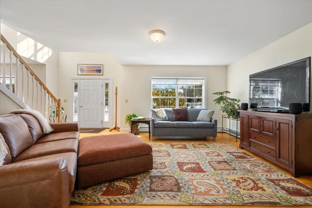 19 Crestview Drive Orono ME 04473
