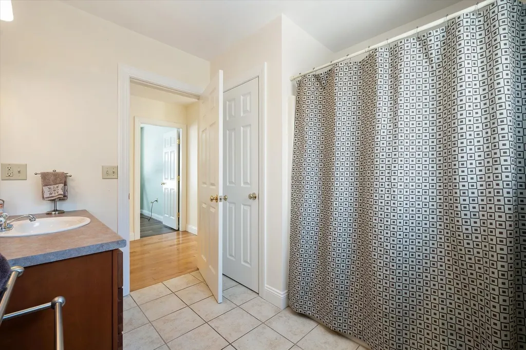 19 Crestview Drive Orono ME 04473