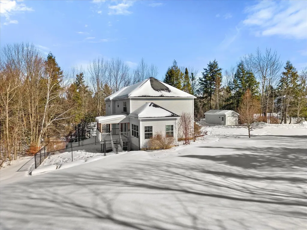 19 Crestview Drive Orono ME 04473