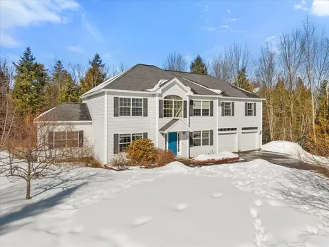 19 Crestview Drive Orono ME 04473