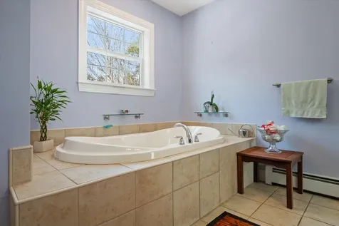 19 Crestview Drive Orono ME 04473