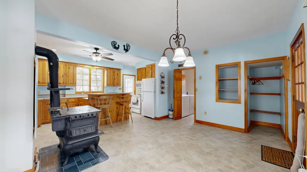 1696 Federal Road Livermore ME 04253