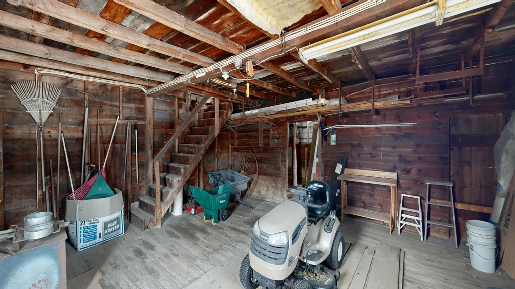 1696 Federal Road Livermore ME 04253