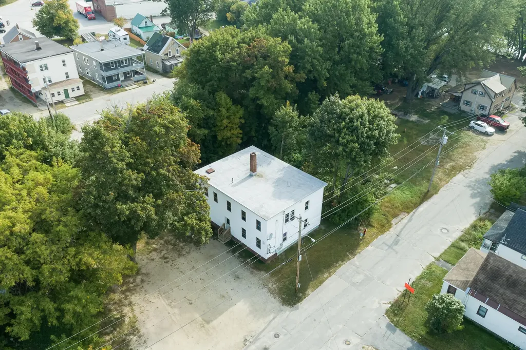 9 Dix Avenue Mexico ME 04257