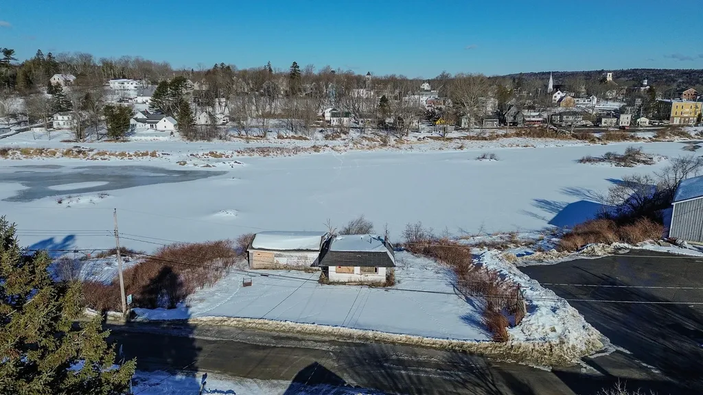 9 Grove Street Machias ME 04654