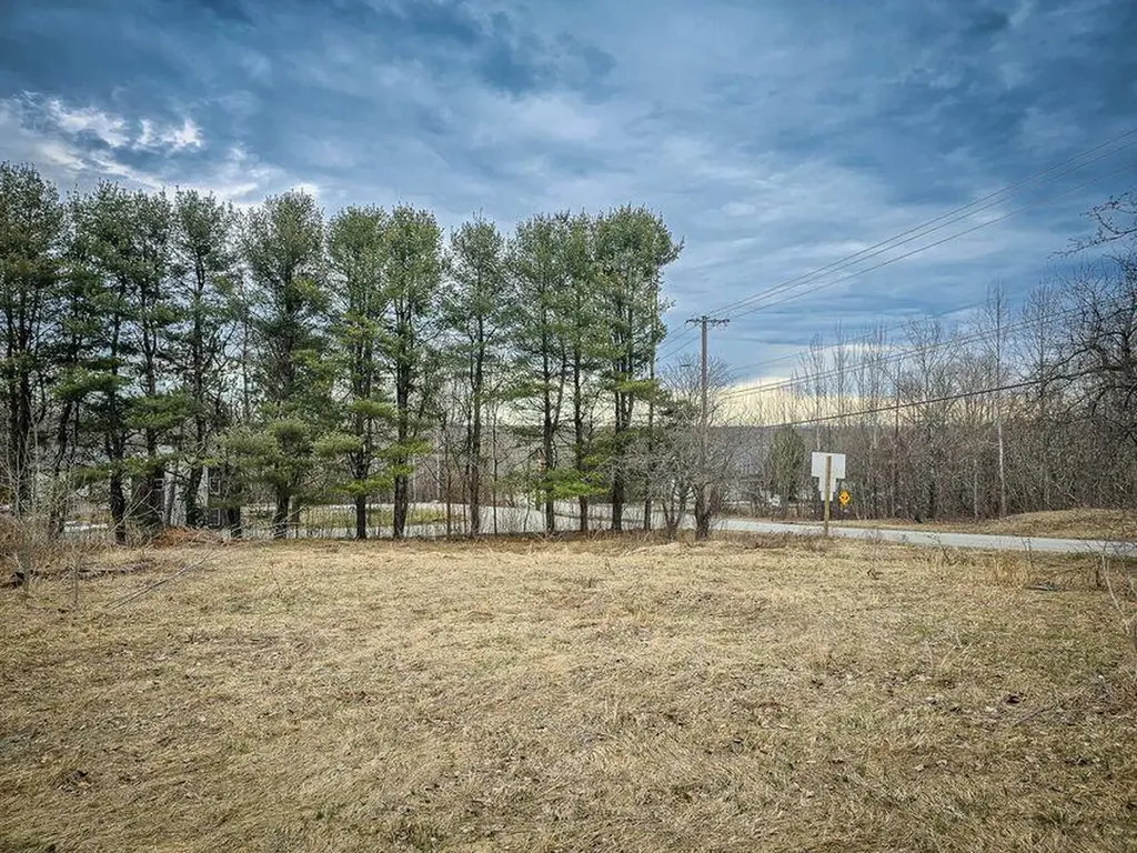 3 Atkinson Road Charleston ME 04422