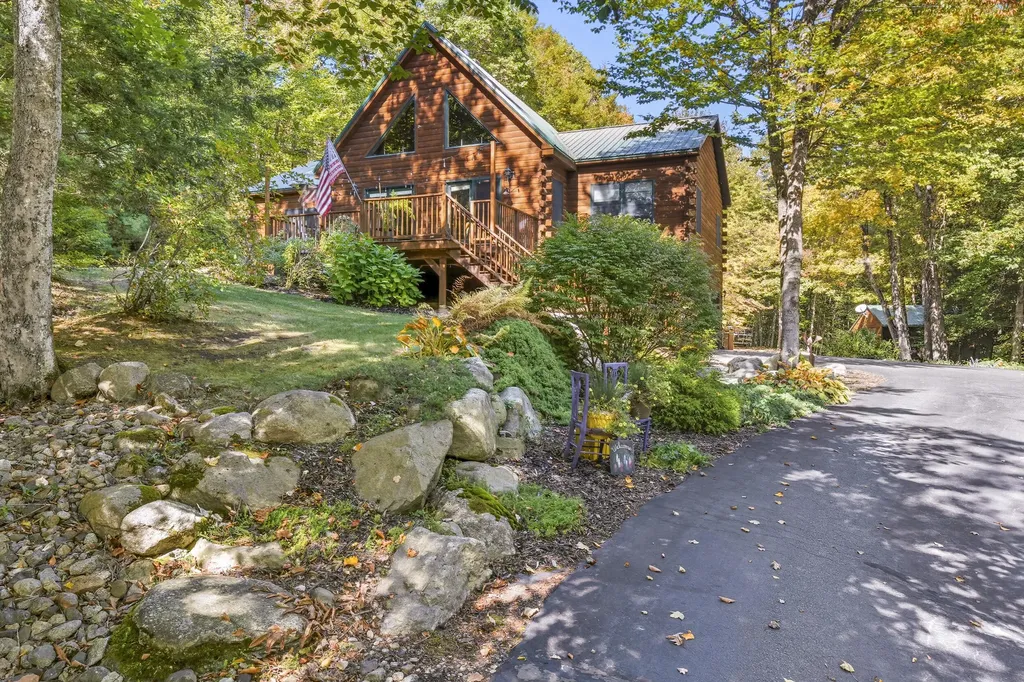 27 Bull Run Gray ME 04039