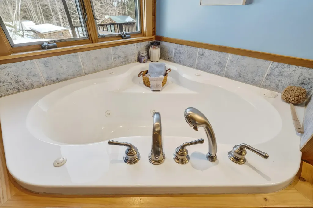 27 Bull Run Gray ME 04039