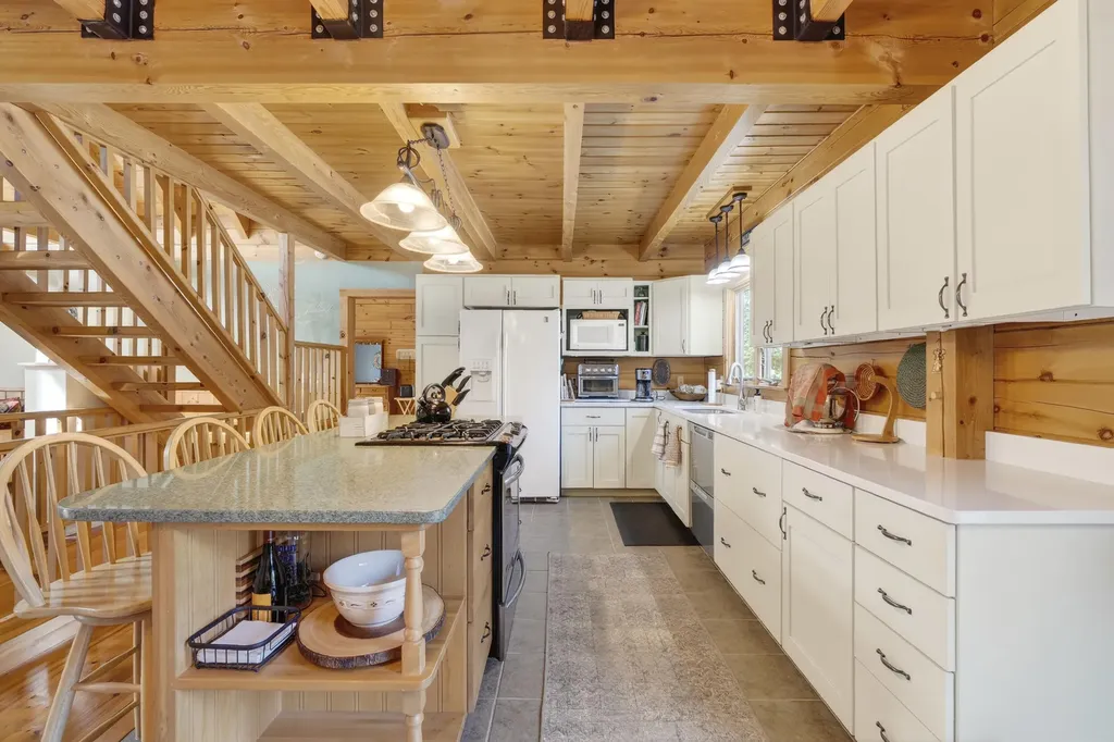27 Bull Run Gray ME 04039