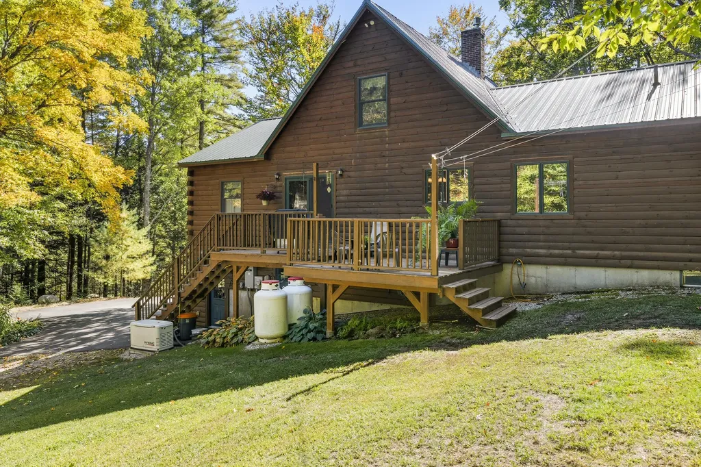 27 Bull Run Gray ME 04039