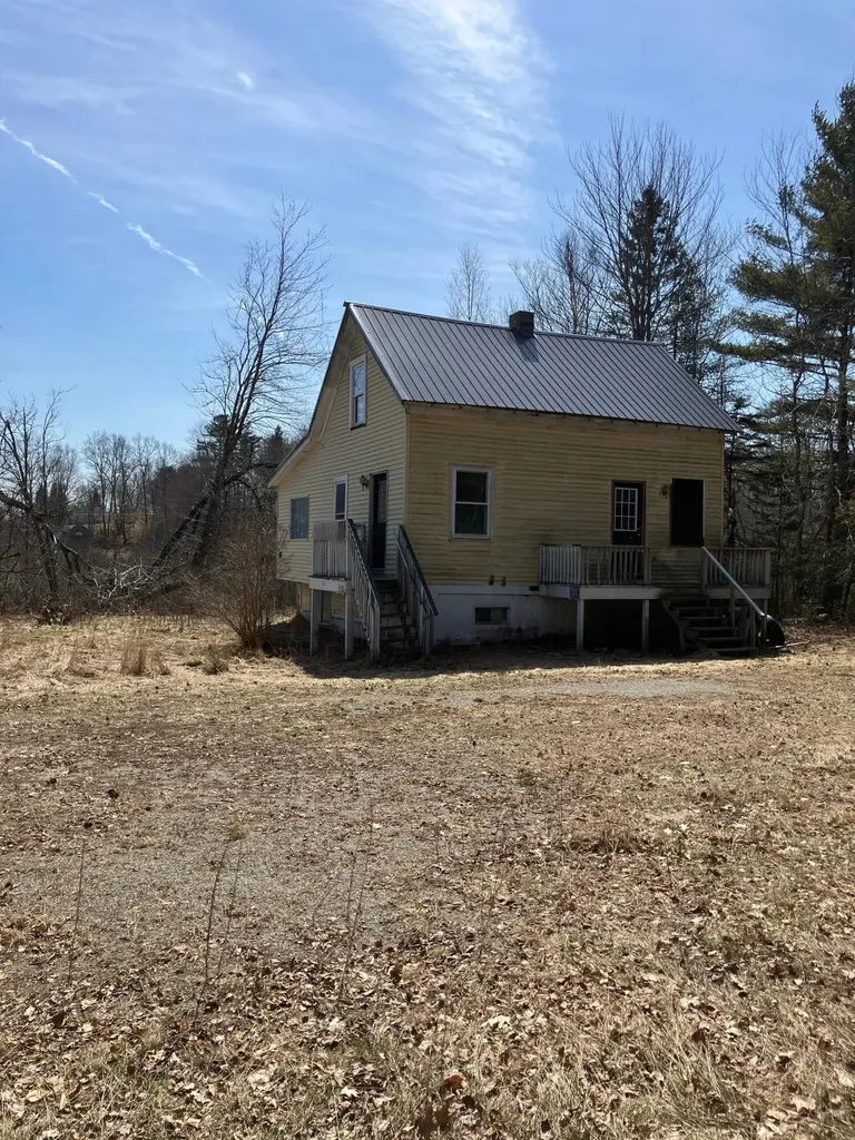 307 Main Street Baileyville ME 04694
