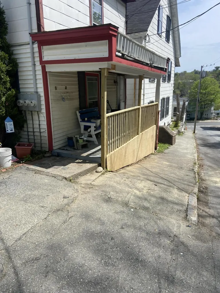 21 Laurel Street Augusta ME 04330